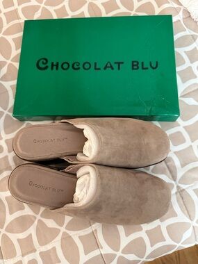 Chocolat Blu Kids Taupe Suede Slip-On Mules- NEW